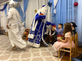Утренники в детском саду Утренники в детском саду.